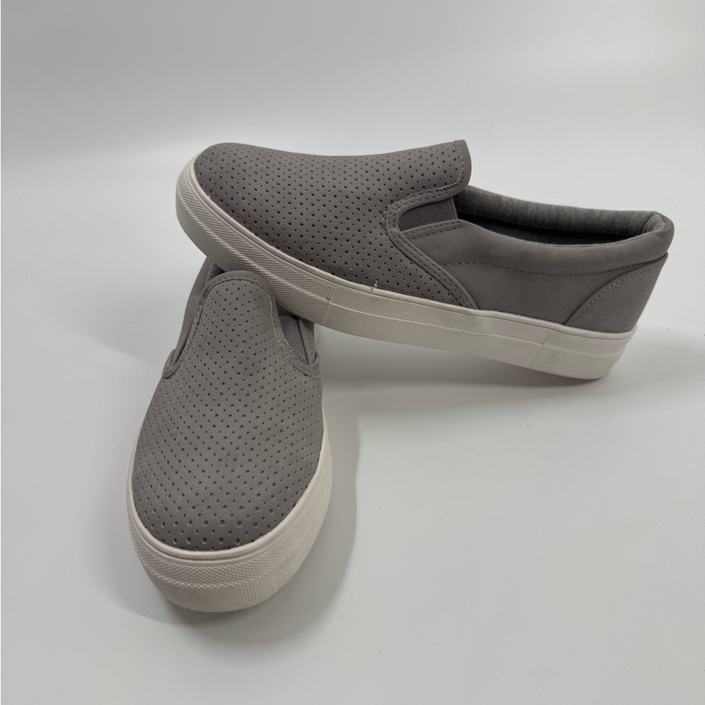 SODA Slip On Gray Shoes Size 10